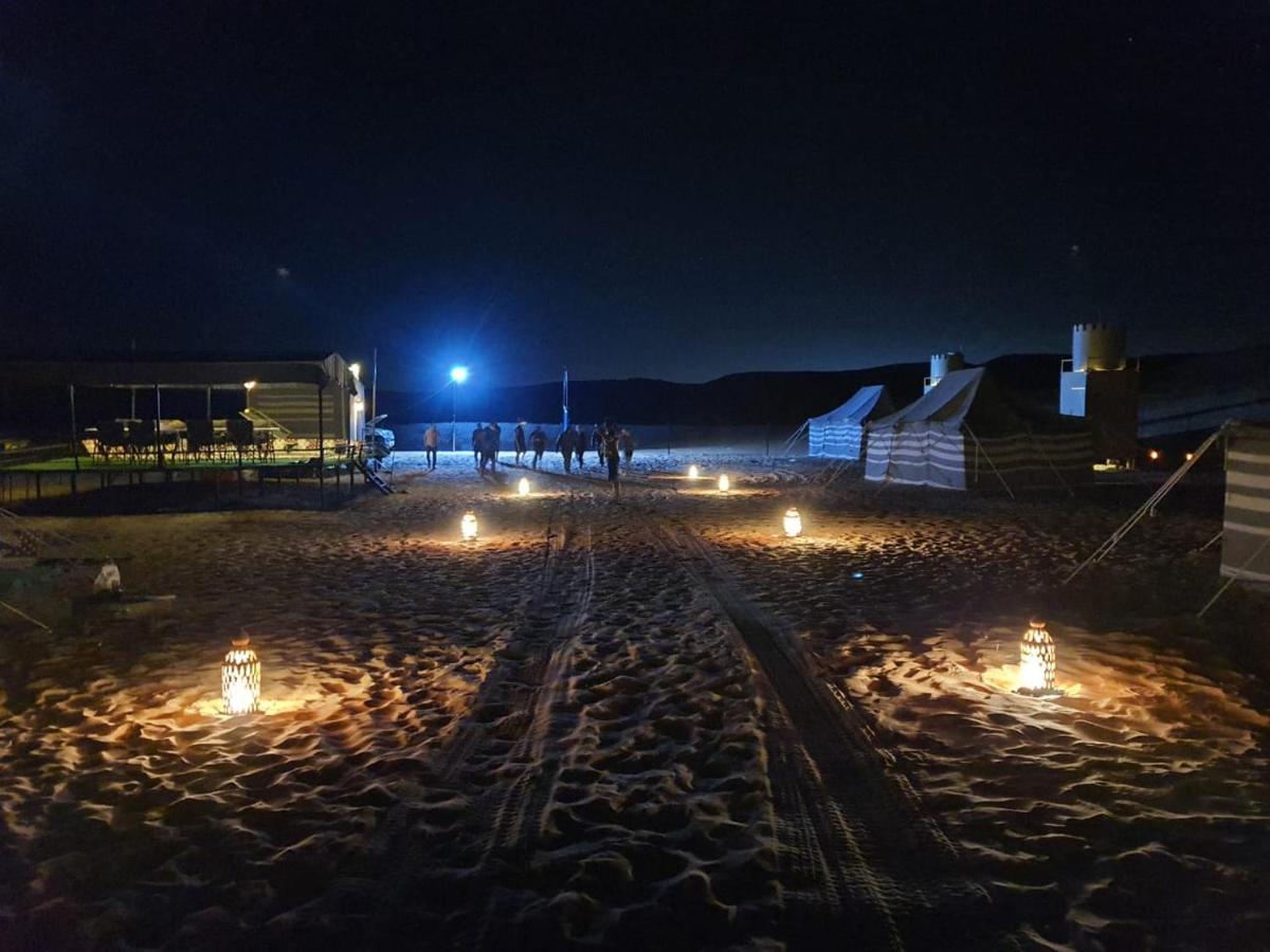 Crescent Desert Private Camp Shahiq Exterior photo